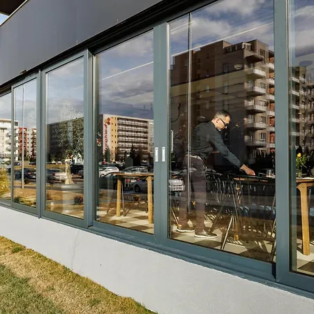 Kronsmart Apartment: Cozy Fireplace & Free Parking Apartment