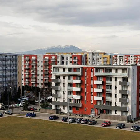 公寓 Kronsmart Apartment: Cozy Fireplace & Free Parking