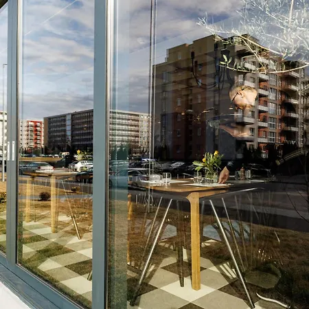 Kronsmart Apartment: Cozy Fireplace & Free Parking Apartment