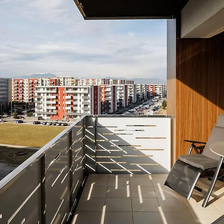 Kronsmart Apartment: Cozy Fireplace & Free Parking * 布拉索夫