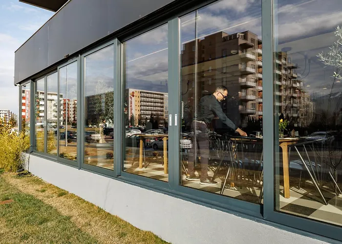 Kronsmart Apartment: Cozy Fireplace & Free Parking Apartamento