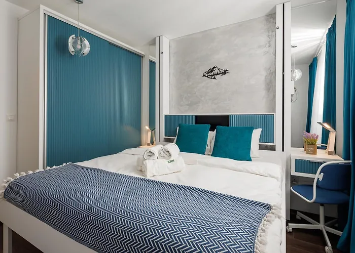 Apartment Kronsmart Apartment: Cozy Fireplace & Free Parking Brasov