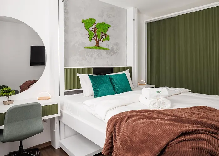 Kronsmart Apartment: Cozy Fireplace & Free Parking Apartment *