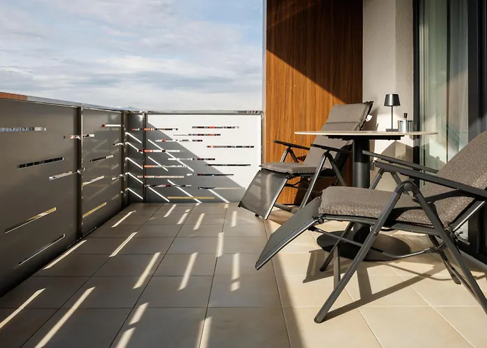 Lägenhet Kronsmart Apartment: Cozy Fireplace & Free Parking