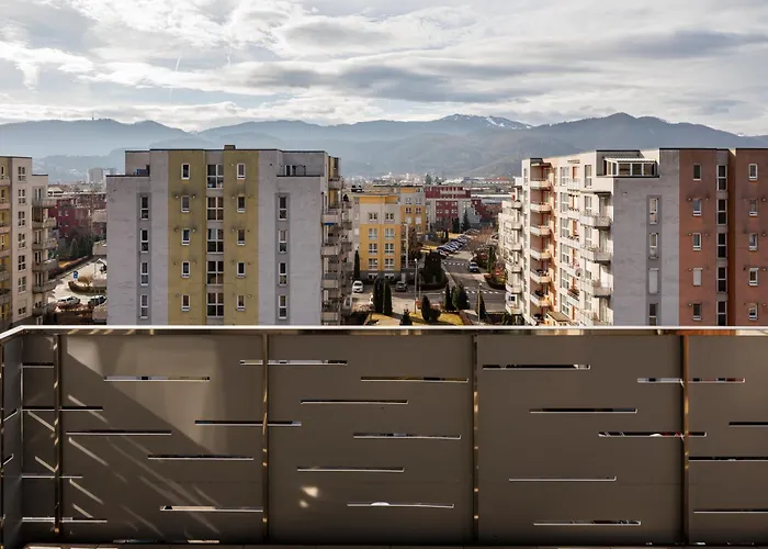 Kronsmart Apartment: Cozy Fireplace & Free Parking Apartment *