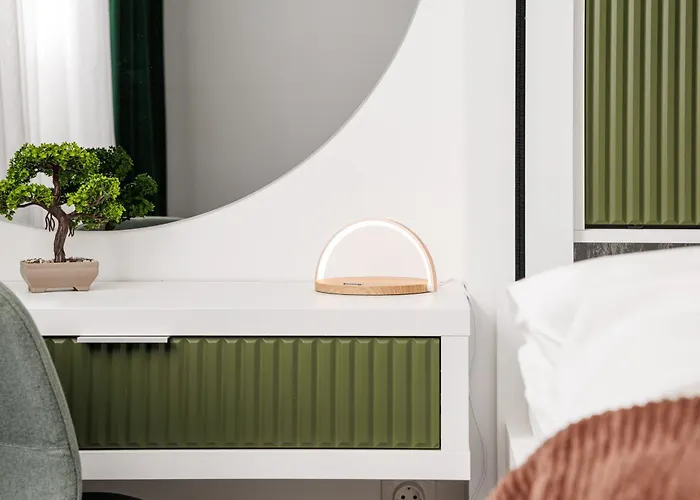 Kronsmart Apartment: Cozy Fireplace & Free Parking Apartment Brasov